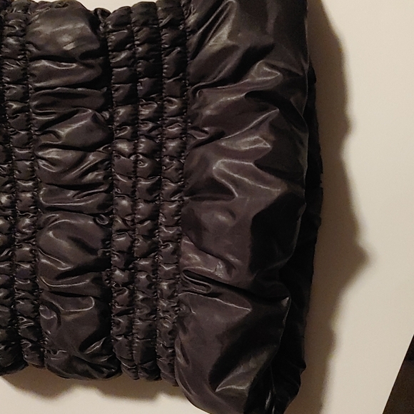 3/$25 OSHKOSH Girl black autumn winter vest, size child 6 - Picture 11 of 11